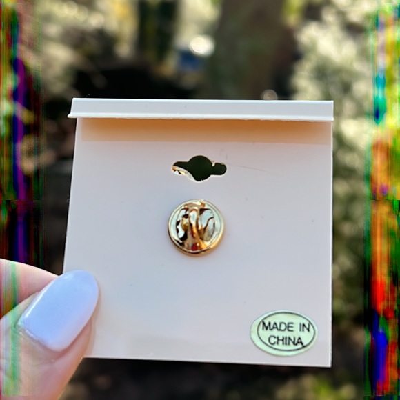 New crystal gold tone Angel 😇 Pin with halo. - Picture 6 of 6